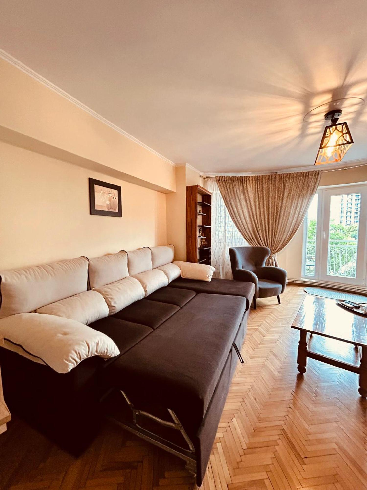 Palace Of Parliament Apartment Bukarest