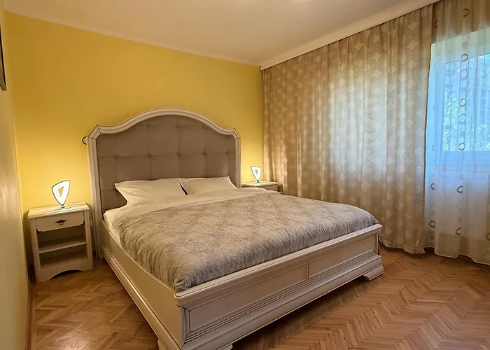 Apartment Palace Of Parliament